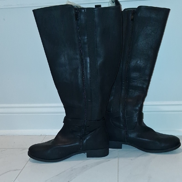 Stylish Black Faux Leather, Over the Knee Boots. Size 9Wide Calf, Lots Of Room - Picture 5 of 8